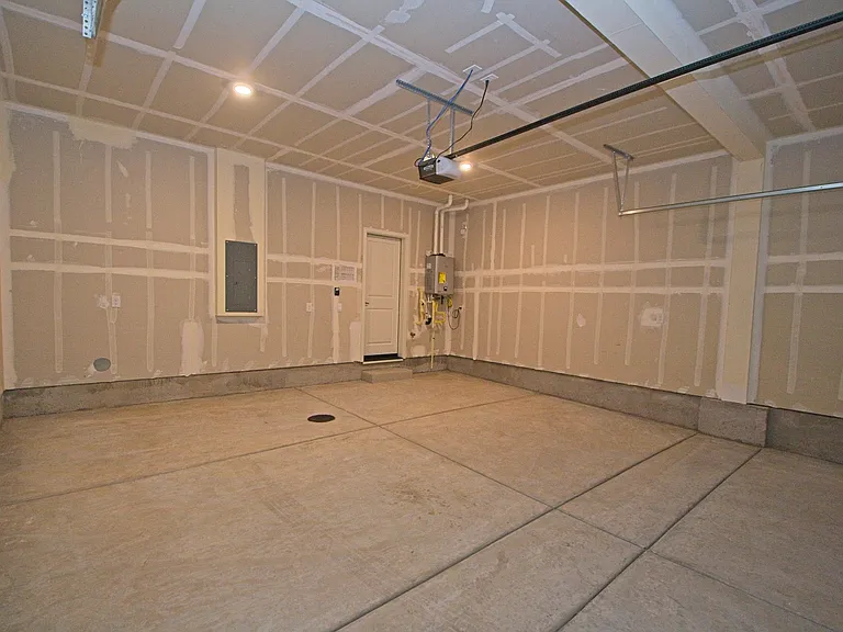 1636 Prancer St — Photo 26