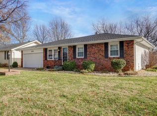 2930 S Roanoke Ave, Springfield, MO 65807