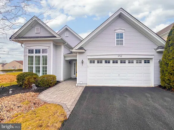 1712 Hayes Rd, Morrisville, PA 19067