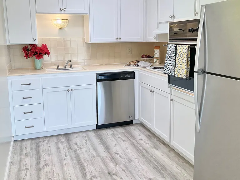 Southshore Gardens Apartments — Photo 3