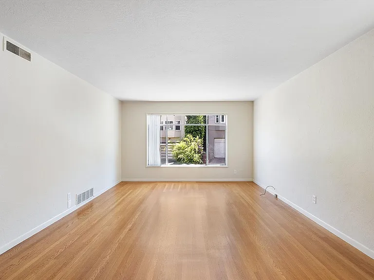 643 Beacon St #2 - 1 bedroom | 1 bath — Photo 4