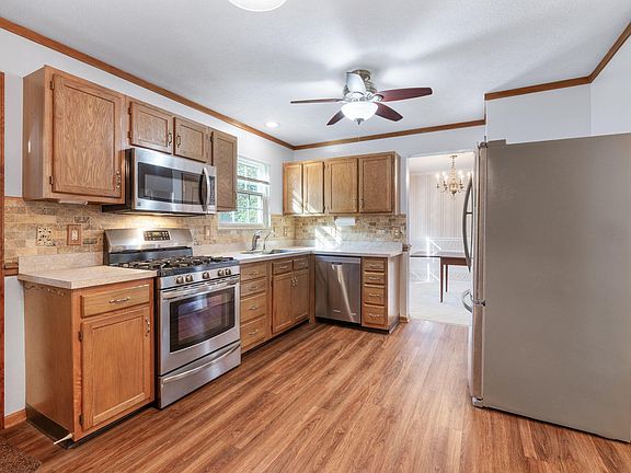 3rd image of 1577 Rebecca Dr