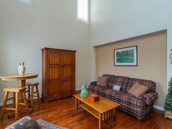 5th image of 2696 E Deyoung Dr