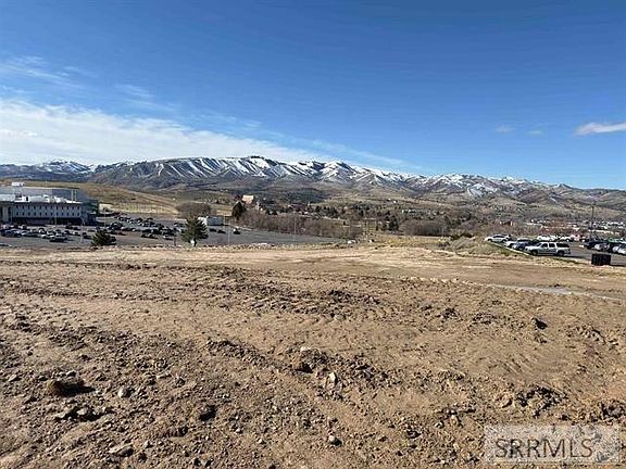 3rd image of 14 Falcon Ridge Dr