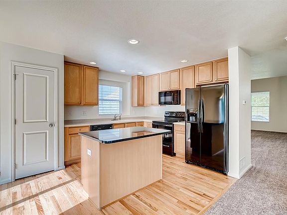 4th image of 14747 Race St