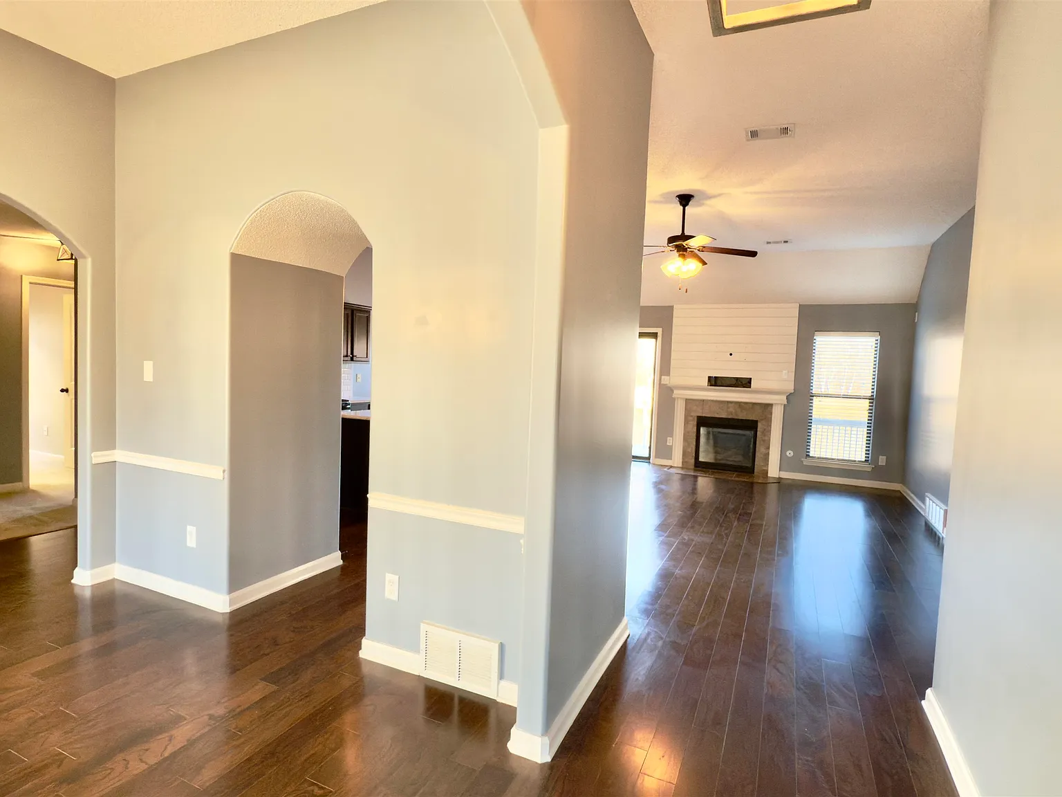 3 bed, 2.0 bath, 1724 sqft, $2,195 — Photo 3
