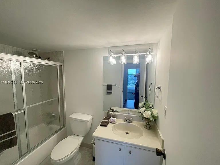 800 Parkview Dr #605 — Photo 12