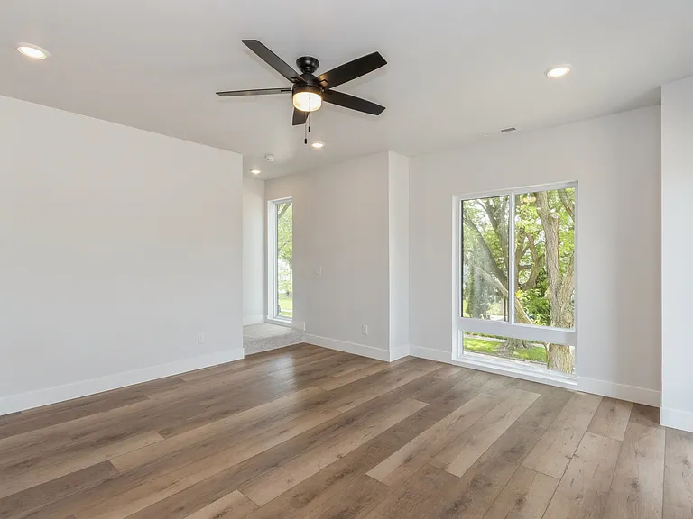 1732 Barber St SW — Photo 11