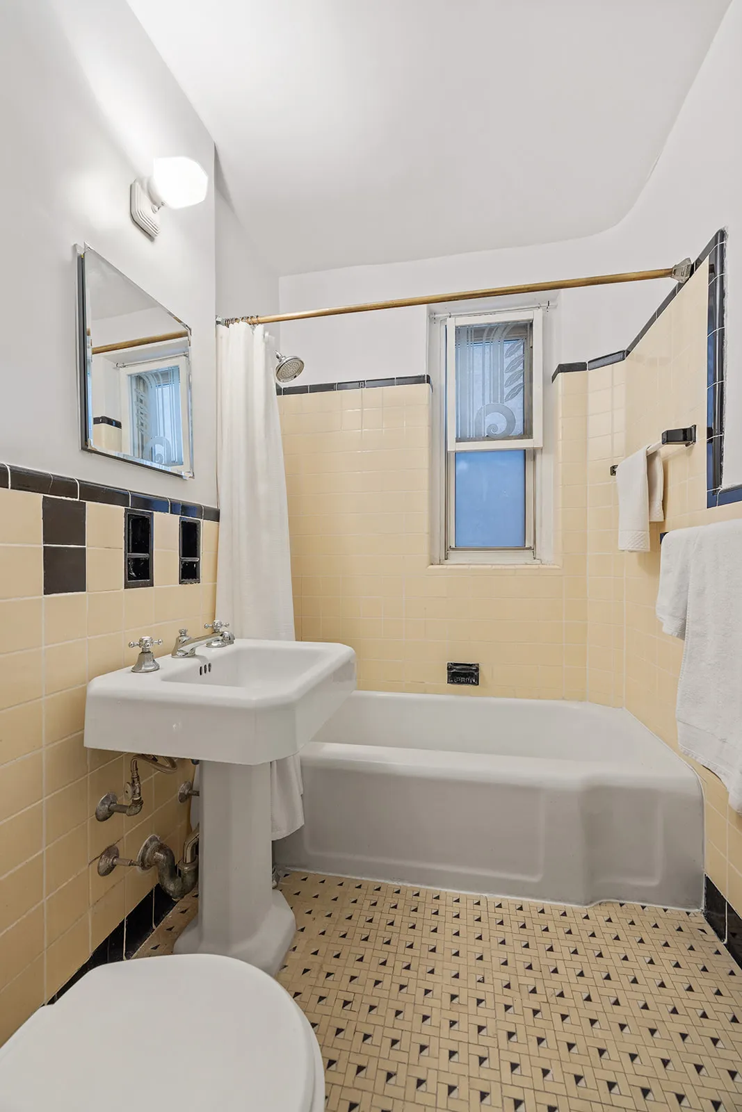 360 Clinton Avenue #1R in Clinton Hill, Brooklyn | StreetEasy