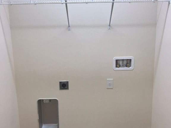 5th image of 23301 Adela Ave