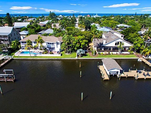 5th image of 133 Andre Mar Dr