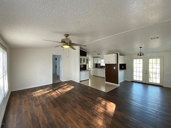4th image of 18749 SE 55th Pl
