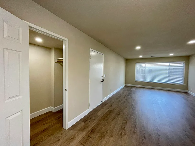 786 Elm St #11 — Photo 8