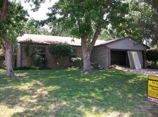 5401 Lansingford Trl, Arlington, TX 76017