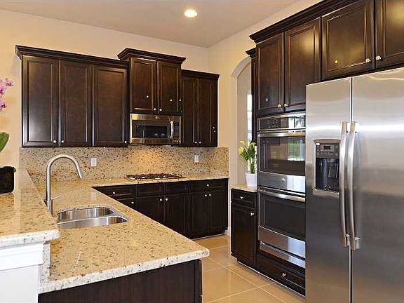2nd image of 10041 Edgewater Court