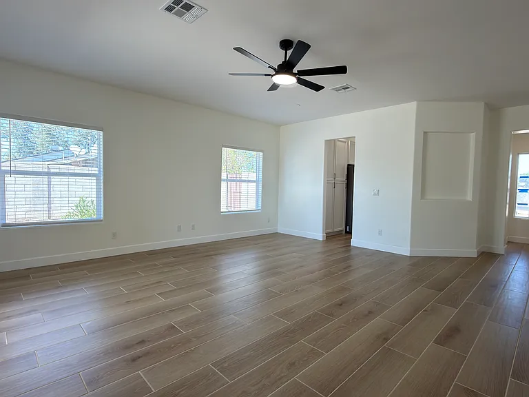 4108 N 11th St — Photo 5