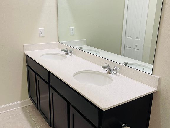 3rd image of 604 Andrea Cir N