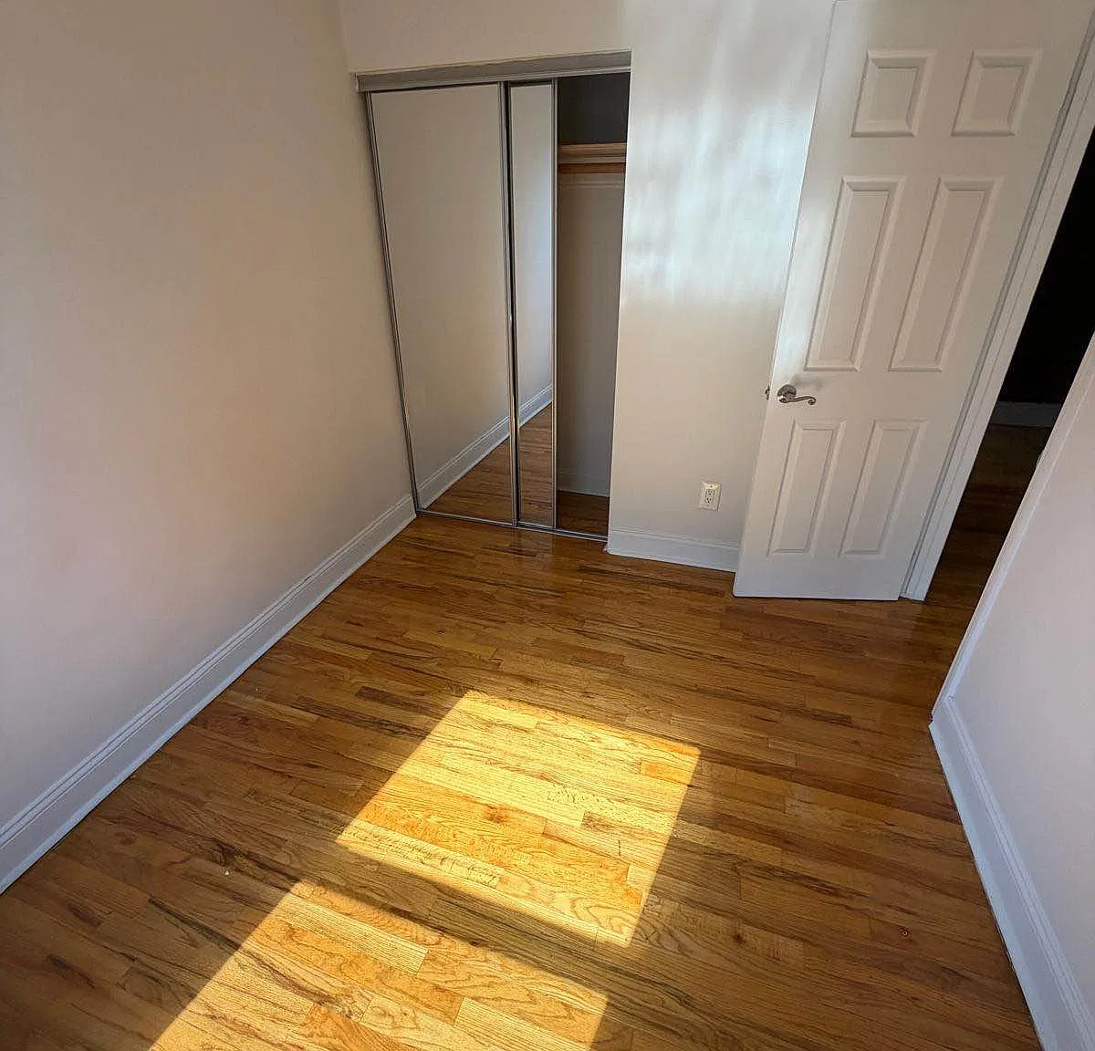 20 Bogardus Place — Photo 1