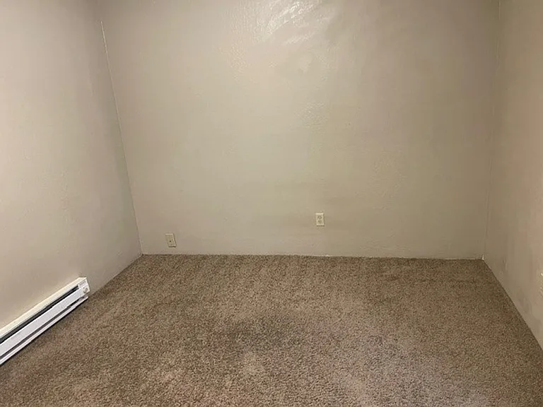 1413 N Virginia St — Photo 11