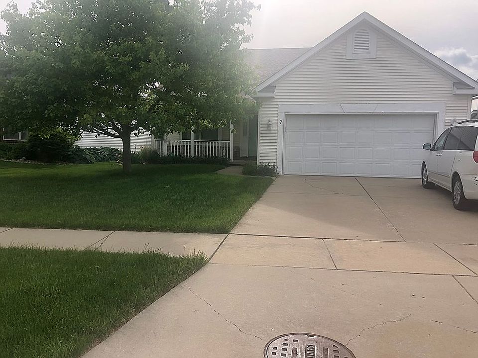 1st image of 7 Rock Garden Ct