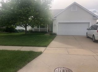 7 Rock Garden Ct, Bloomington, IL