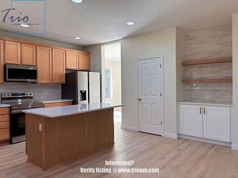 3 bed, 2.5 bath, $2,795 — Photo 3