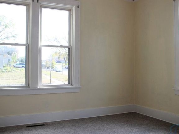 5th image of 1701 Ross St
