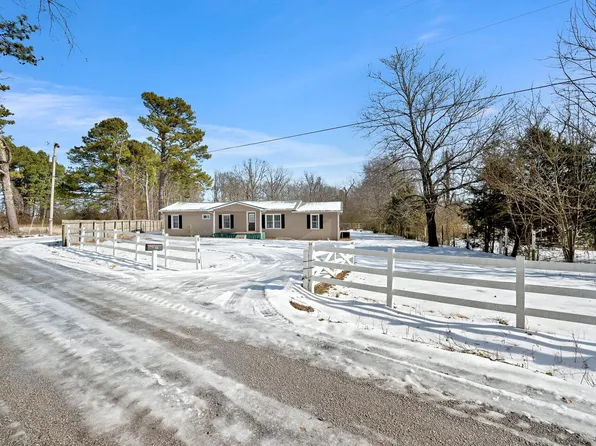 118 Stagecoach Dr, Huntland, TN 37345