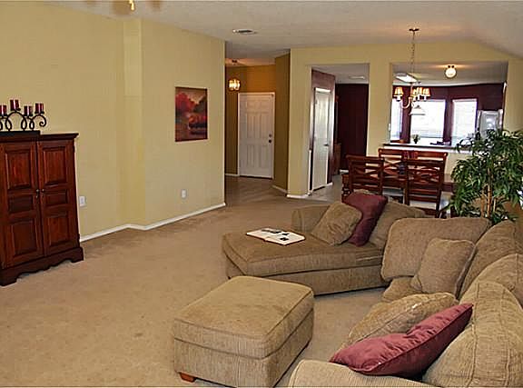 4th image of 428 Gene Autry Ln