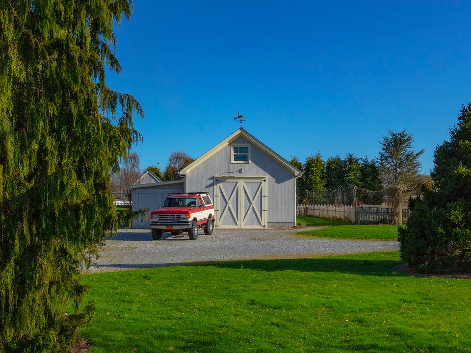 1st image of 16 Woodlawn Ave