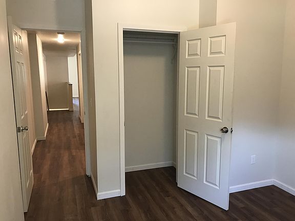 2nd image of 1418 Union Blvd #1F