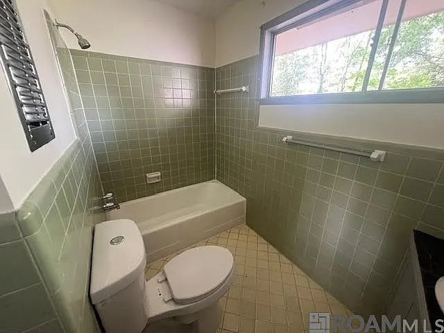 2464 Kensington Dr — Photo 10