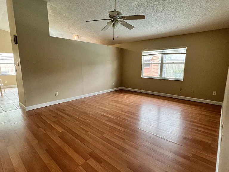 2320 Fawn Pl — Photo 9