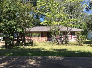 1210 Deerfield Ln, Jackson, MS