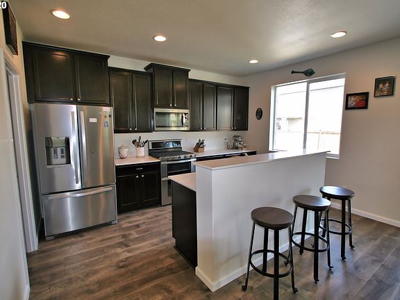 3rd image of 16523 NE 92nd Cir