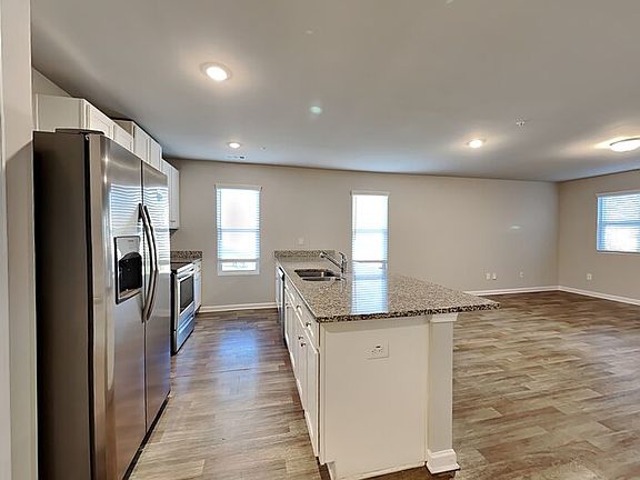 5th image of 2152 Belmont Cir