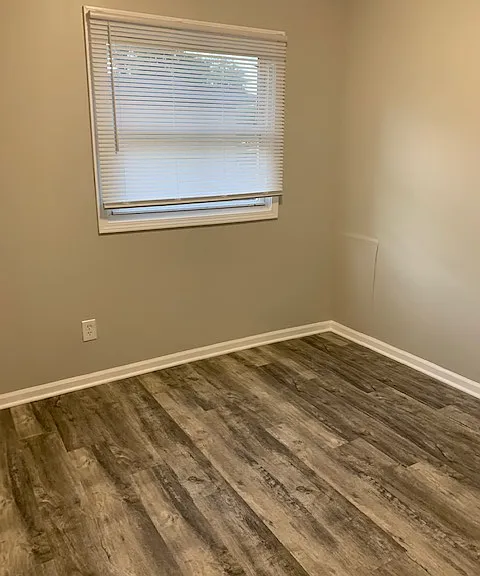 1140 N Wood St — Photo 11
