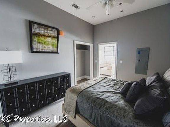 5th image of 2525 Cadiz St Unit 201