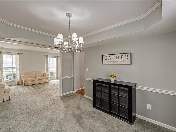 4th image of 112 Hillock Ct