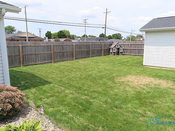 5th image of 1009 Bavarian Ln