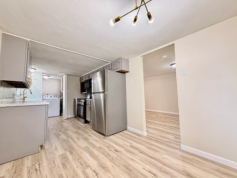 2119 S 13th St — Photo 16