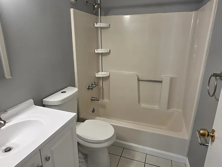 302 Knights Bridge Dr #302 — Photo 9
