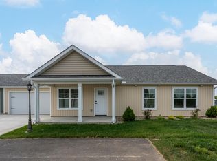 206 Cumberland Meadows Cir, Hebron, OH
