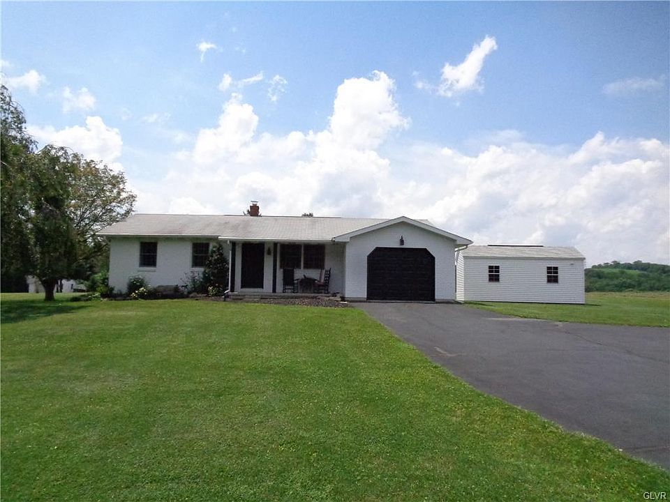 1st image of 493 Walnut Dr