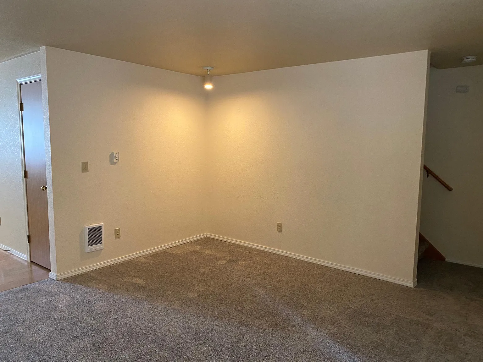 2 bed, 1.5 bath, 1086 sqft, $2,075 — Photo 3