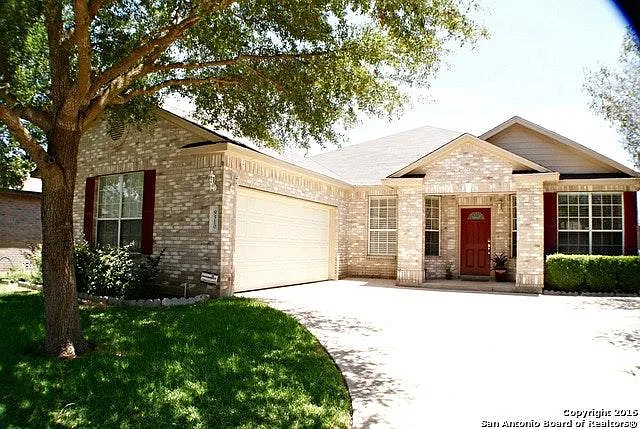4 bed, 2472 sqft, $2,300 — Photo 1