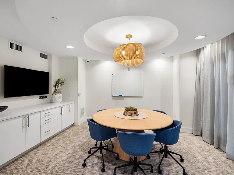 Resident Business Center | Elan Huntington Beach | Luxury Apartments Huntington Beach CA