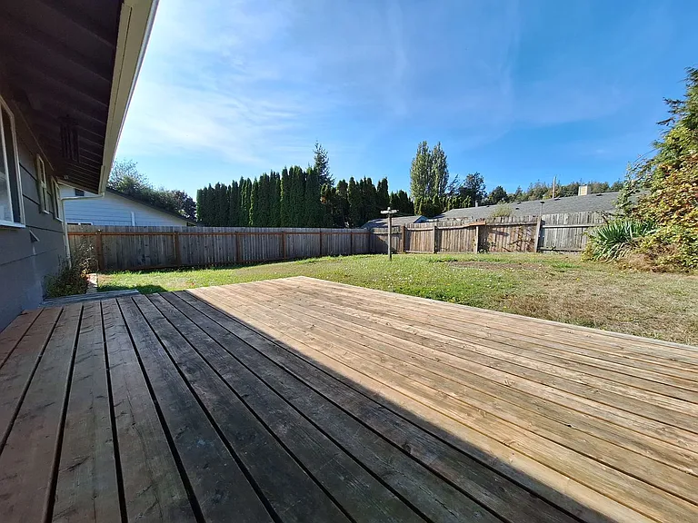 5867 Madrona Dr — Photo 25