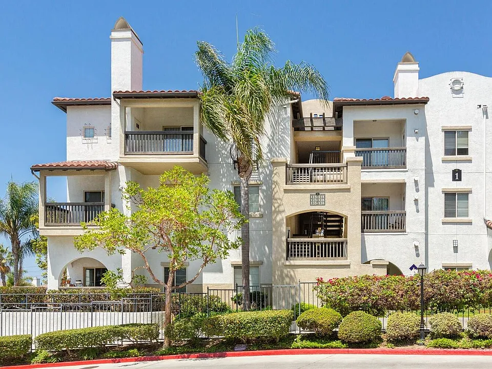 Elan Sevilla Exterior