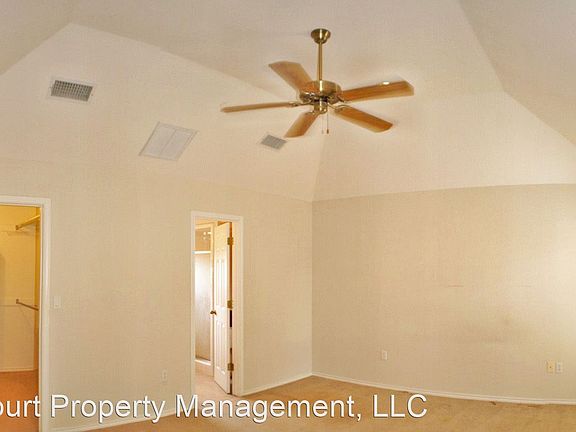 4th image of 3412 Rosemont Dr